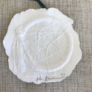 John Saunders Cast Pressed Pulp Paper Art Feather Dreamcatcher VTG '97 Ornament
